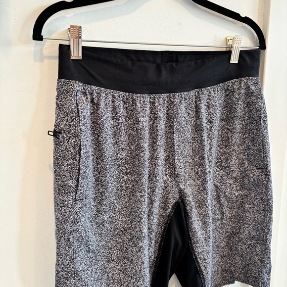 Lululemon T.H.E. Short Linerless Pineweave Alpine White Black Size Medium - Picture 3 of 12